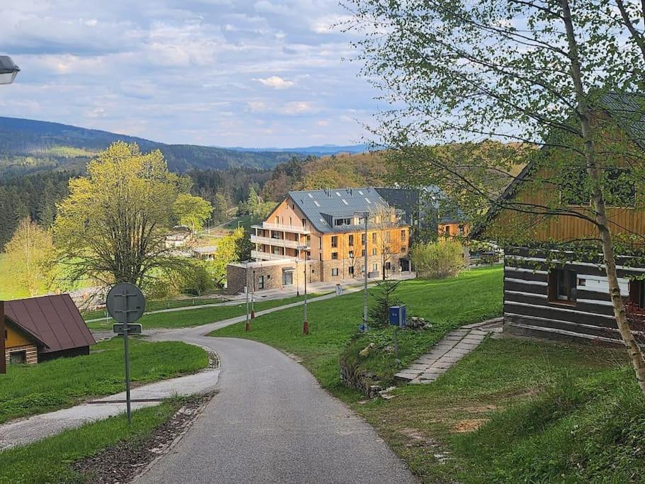 Krasny Apartman Refrino Janské Lázně Esterno foto